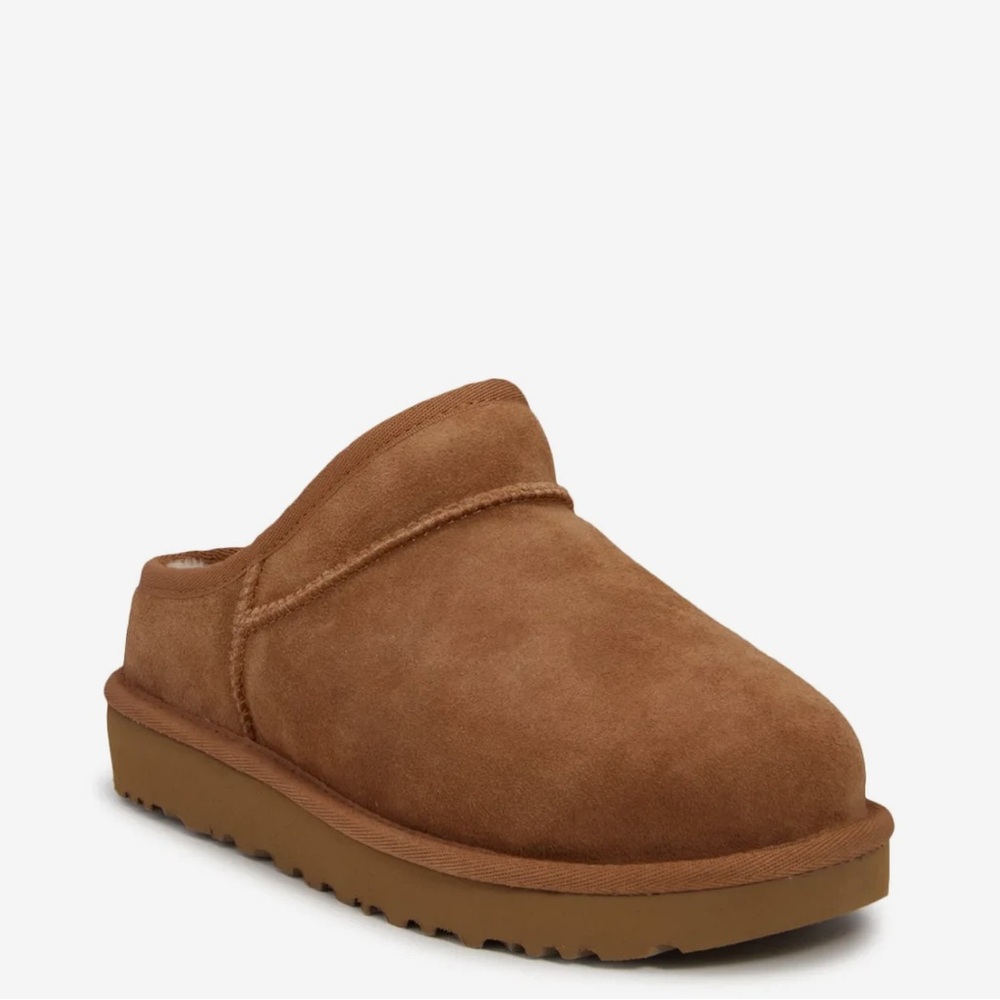Brand NEW in box UGG classic slippers